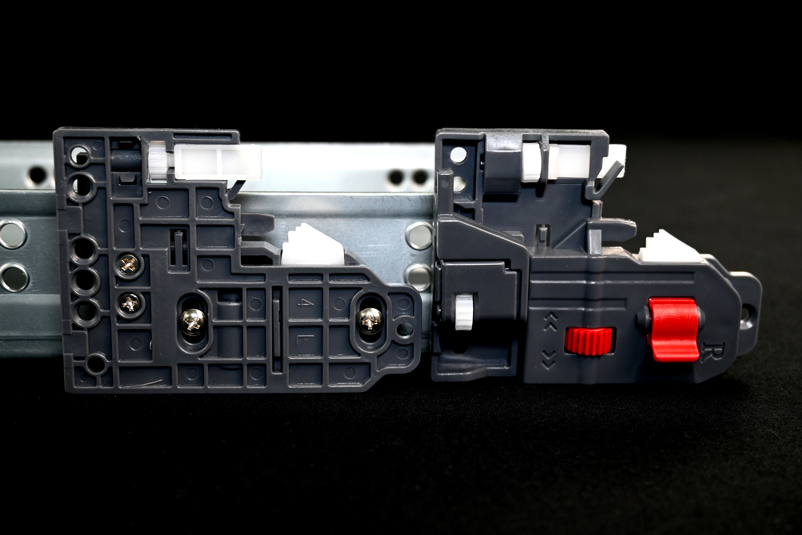 Synchronised Full Extension Soft Close Undermount Slide with 3D Clip - Image 3